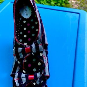 New, women flats
